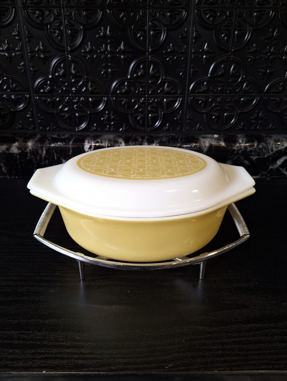 1970 Pyrex Promotional 043 Casserole , Pyrex Basket Weave , Wicker Baking Dish